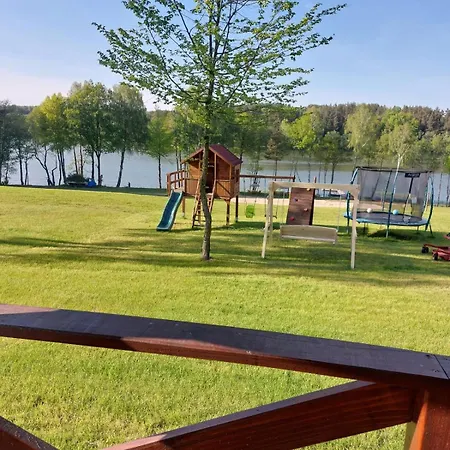 Kaszubskie Nad Jeziorem Bluj Casa de Férias